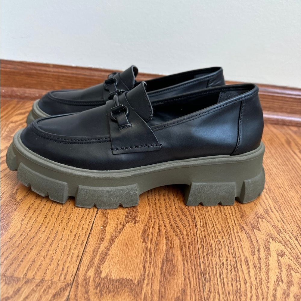 Steve Madden Black Loafers with Tan Soles - Picture 4 of 6